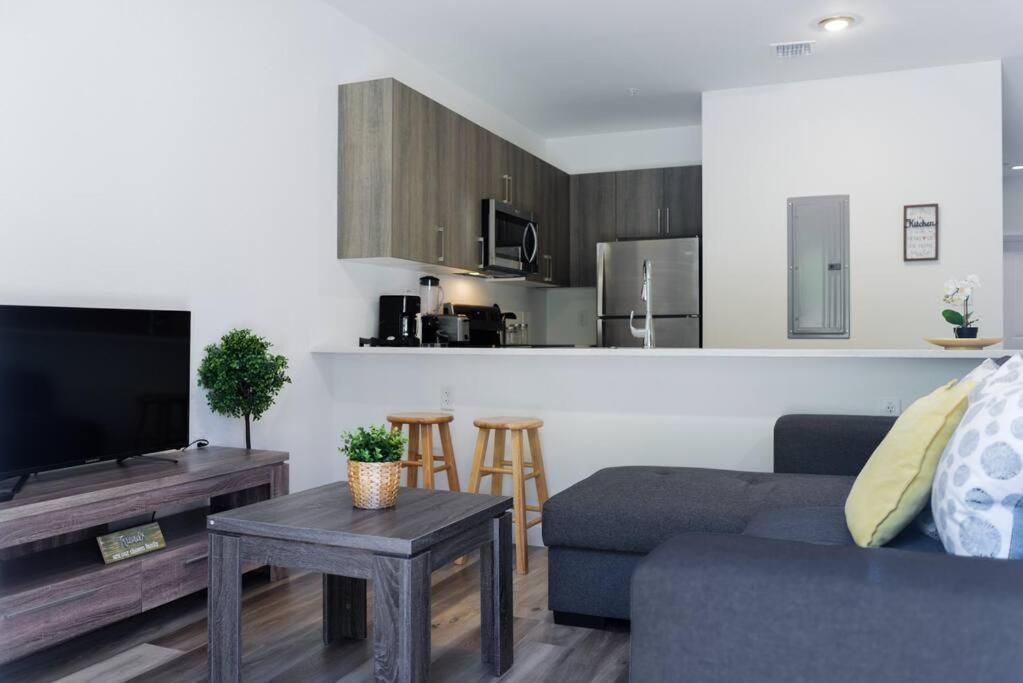 Awesome Townhouse 15 Minutes From The Beach Μαϊάμι Εξωτερικό φωτογραφία
