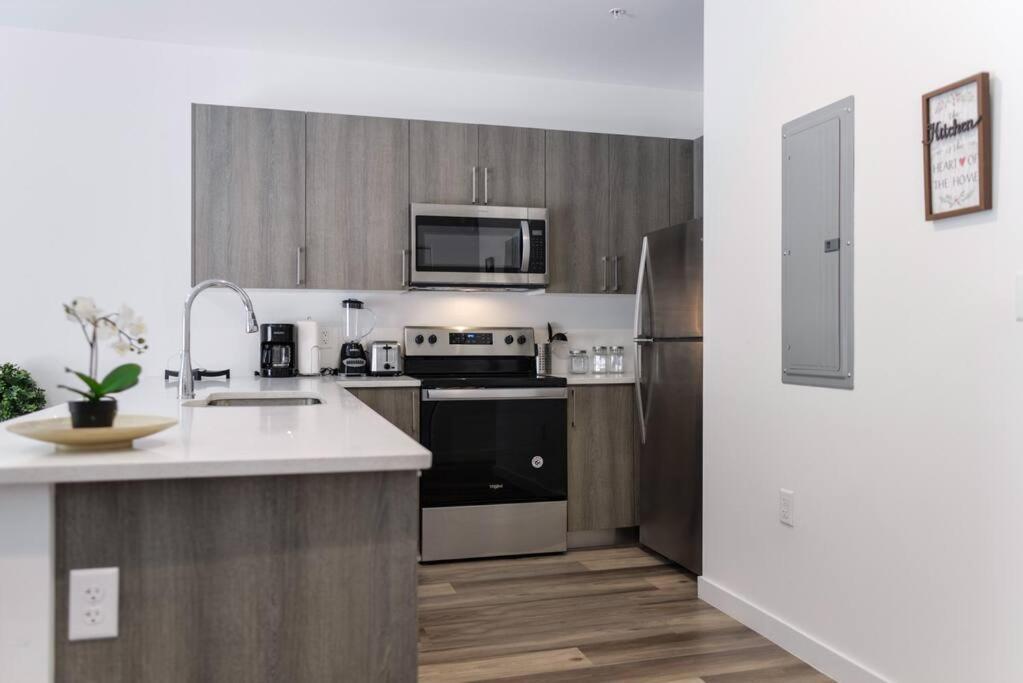 Awesome Townhouse 15 Minutes From The Beach Μαϊάμι Εξωτερικό φωτογραφία