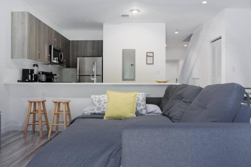 Awesome Townhouse 15 Minutes From The Beach Μαϊάμι Εξωτερικό φωτογραφία