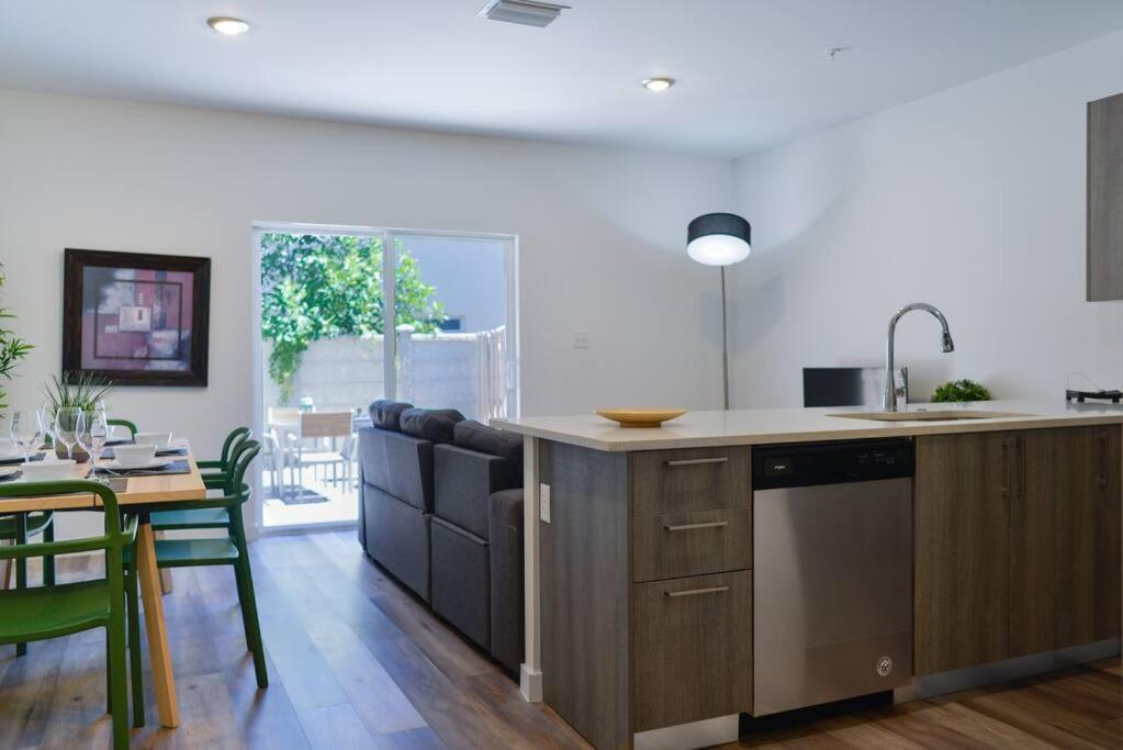 Awesome Townhouse 15 Minutes From The Beach Μαϊάμι Εξωτερικό φωτογραφία